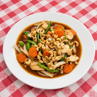 Chicken with Cashew Nuts